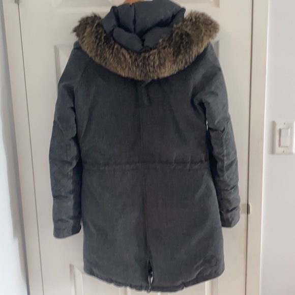 Aritzia community winter coat - Picture 2 of 7